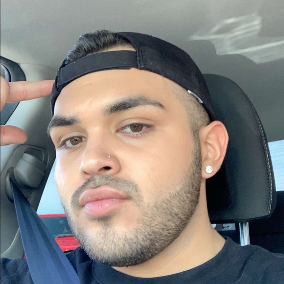 Meet your Posher, Cesar - Picture 1 of 1